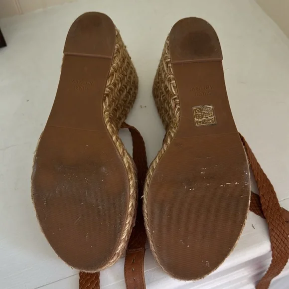 Stuart Weitzman Elsie Woven Wedges/3 tone cream/brown/beige/Braided accent/jute. - Picture 4 of 10
